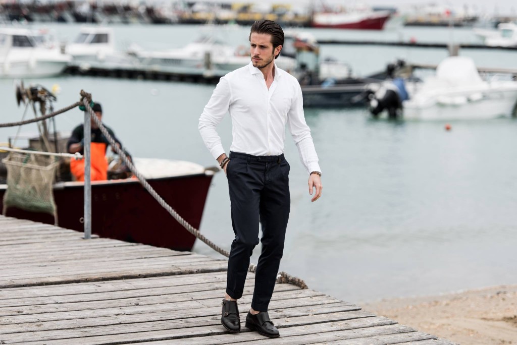 Marco Taddei indossa la polo camicia piquet vintage bianca