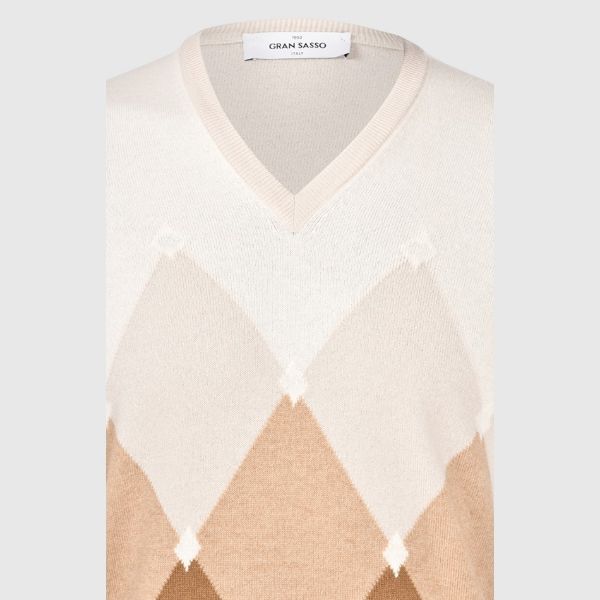 Picture of Argyle v neck