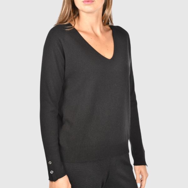 Picture of Detailed v neck