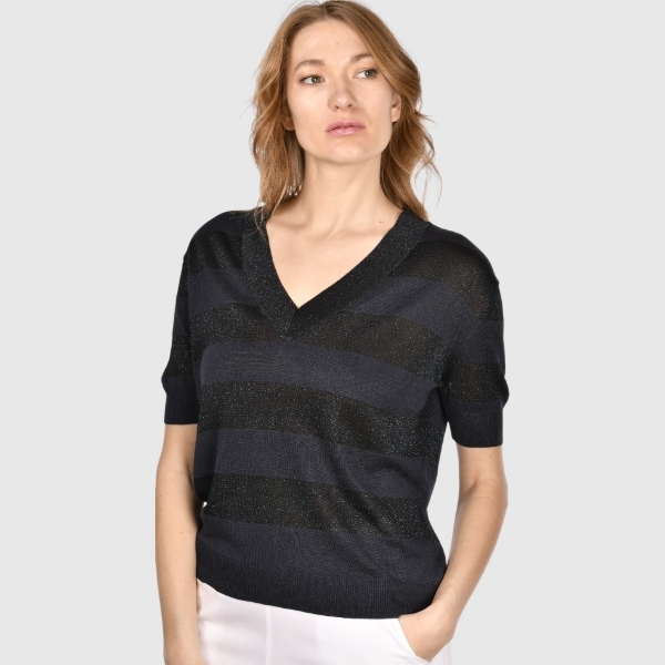 Picture of Striped v-neck knit t-shirt