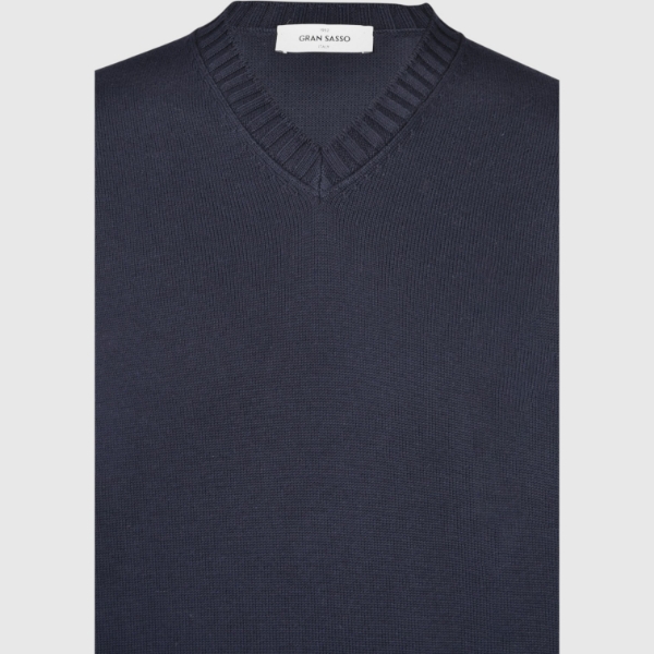 Picture of V-neck knit gilet