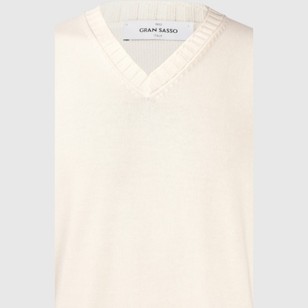 Picture of V-neck knit gilet